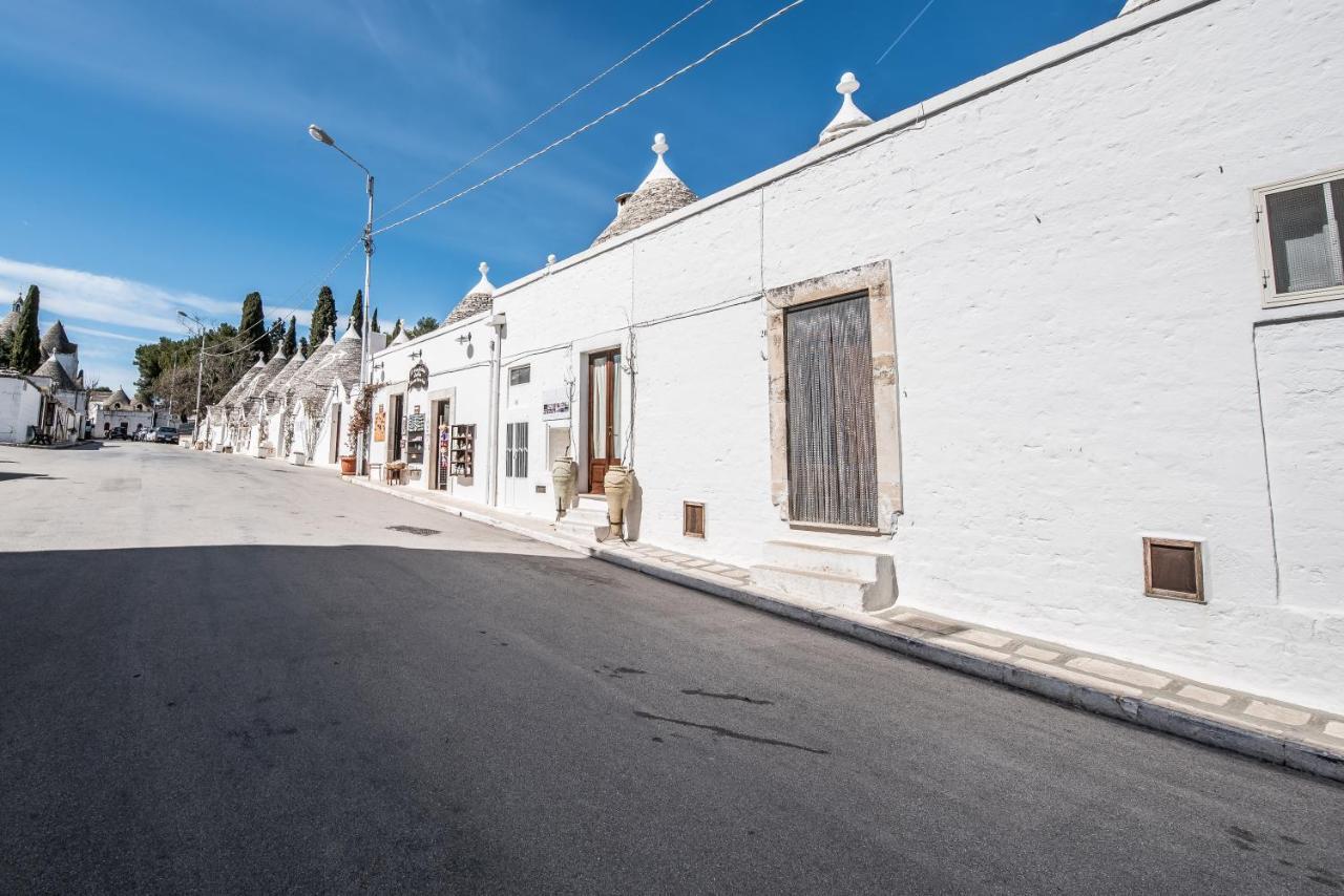 Trulli Antichi Mestieri - Widespread Trulli In The Historic Center Альберобелло Екстер'єр фото